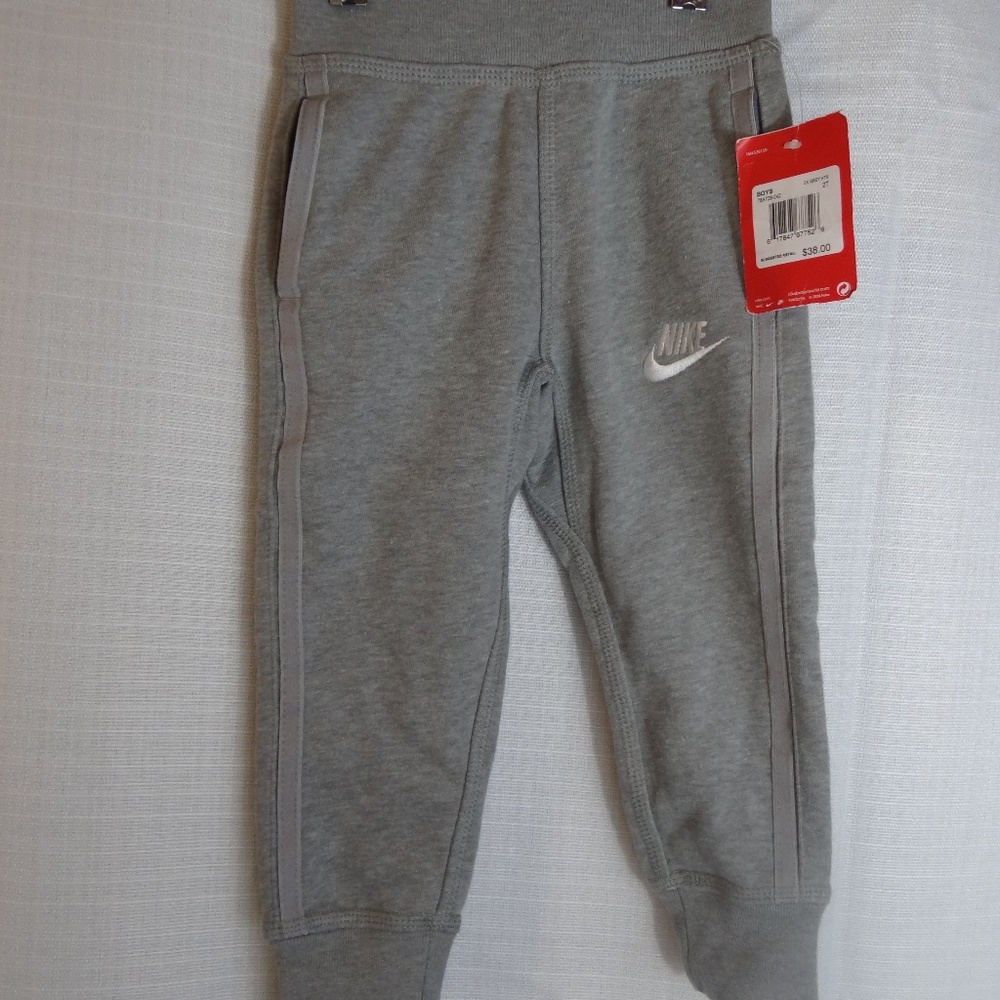 Nike- Boy's - Sweatpants-NWT- Sz 2T-Bundle N Save!